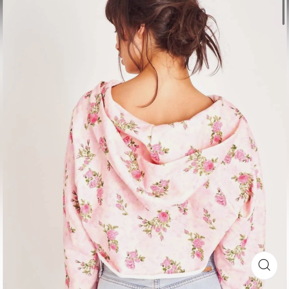 💕LoveShackFancy Cropped Hoodie 💕 - Picture 9 of 16